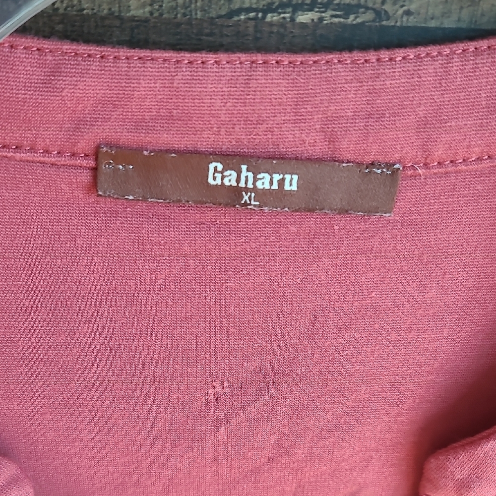 Women's Blouse - Picture 2 of 8